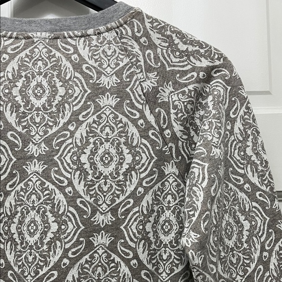 NWT J. Crew Medallion Pullover Crewneck Sweater in Gray & White - Size Small - Picture 13 of 15